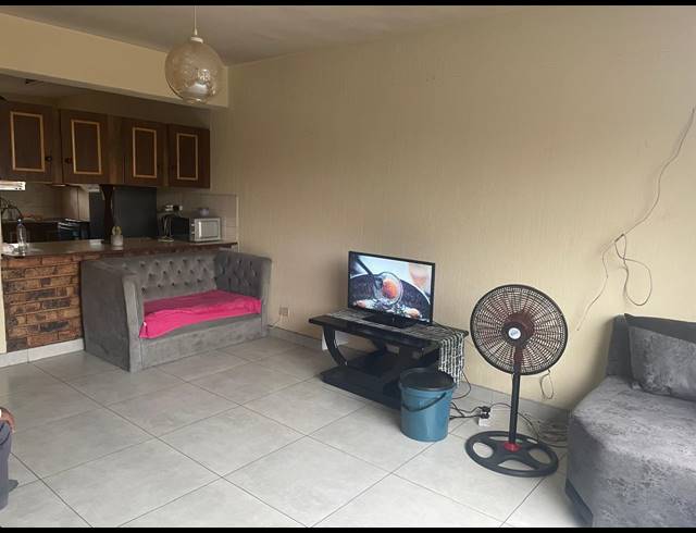 2 BEDROOM APARTMENT FOR SALE IN ALBERTON NORTH